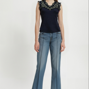 Fashionable,  simple and stylish,  slimming and versatile lace vest