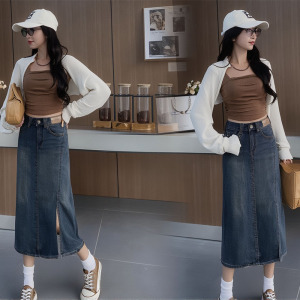 2025 New high waisted crotch covering for slimming effect A Half length skirt with Chinese characters