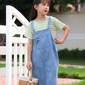 Girls' denim shoulder strap skirt summer outfit new mid size and stylish style for children