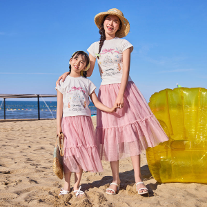 New sweet style for little girls T Cotton short sleeved shirt for middle-aged children